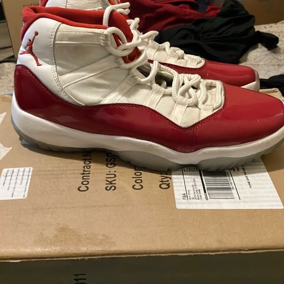 Jordan 11 - Picture 6 of 7